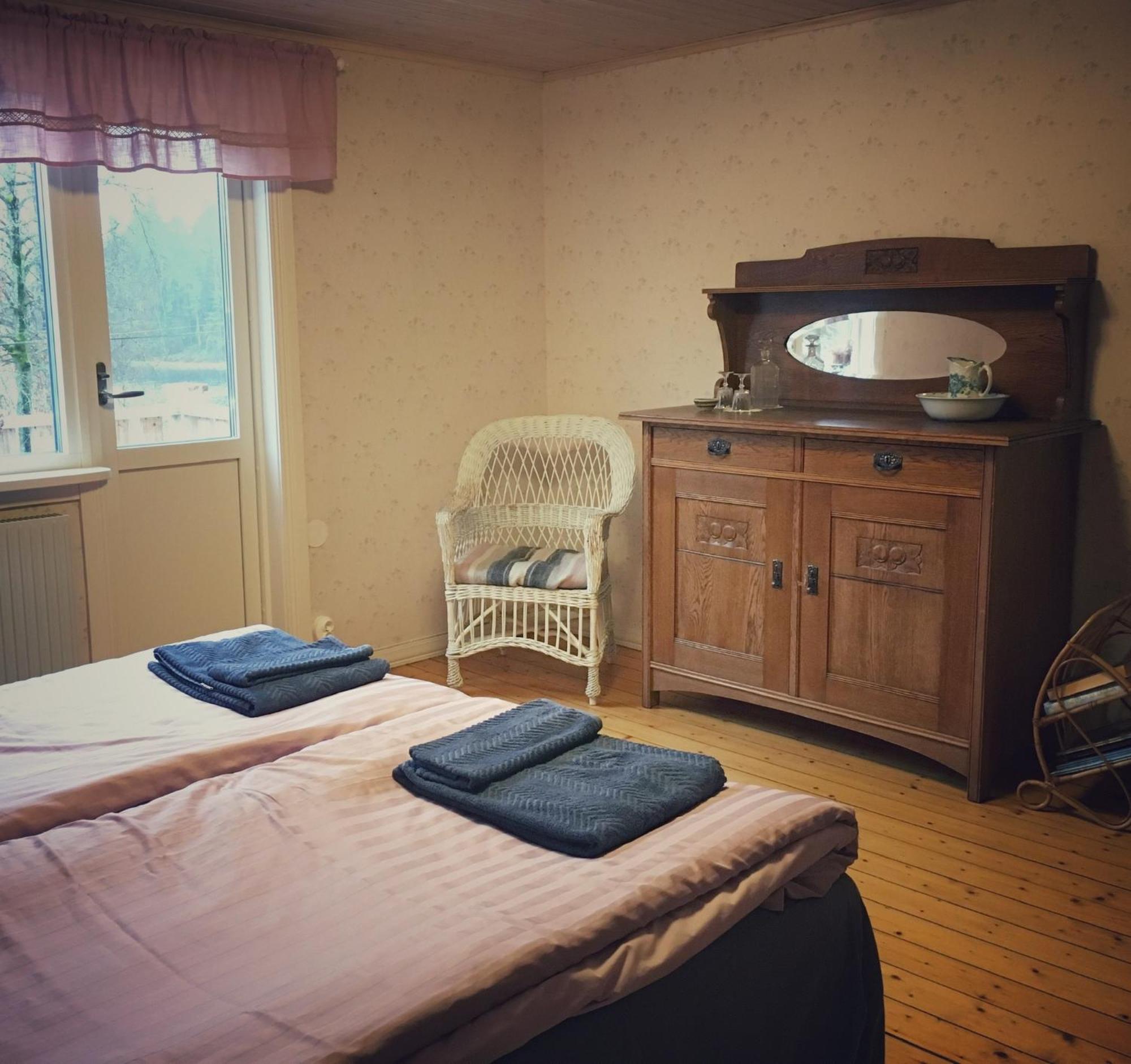 Bed and Breakfast Viktors Affaershus Atran Exterior foto